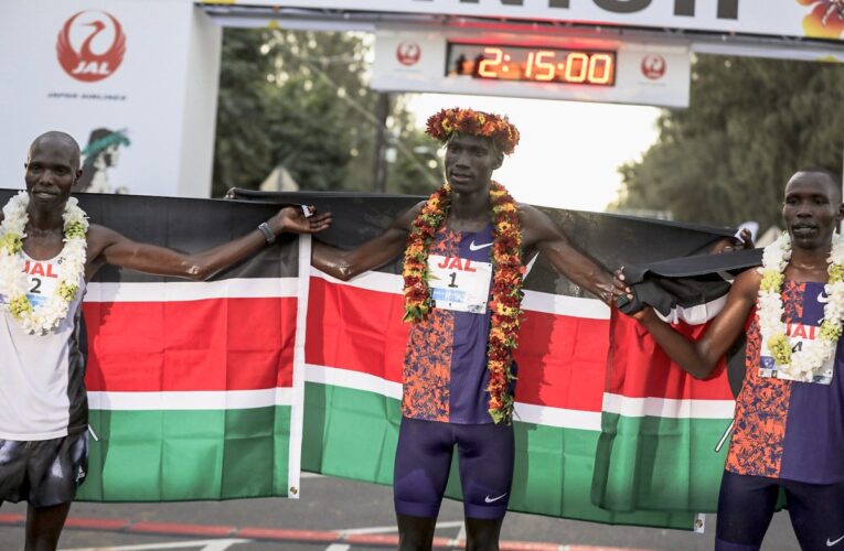 Titus Ekiru tuyên bố phá kỷ lục chạy marathon của đàn anh Eliud Kipchoge