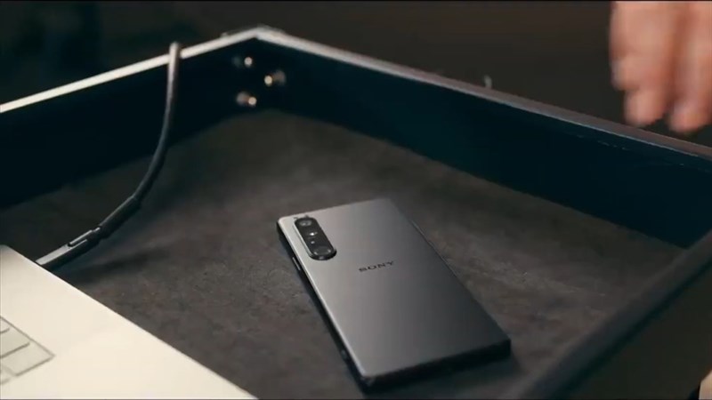 Sony Xperia 1 IV Thiết kế không đổi, camera dưới màn hình