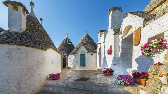 Chìm đắm trong vẻ đẹp của những ngôi nhà Trulli ở làng Alberobello