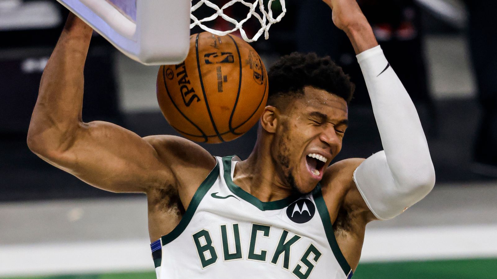 Giannis ở đội Bucks